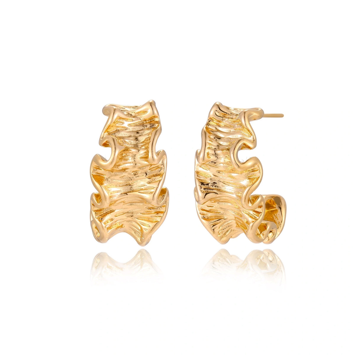 Sculptural Wave Hoop Earrings – 18K Gold-Plated