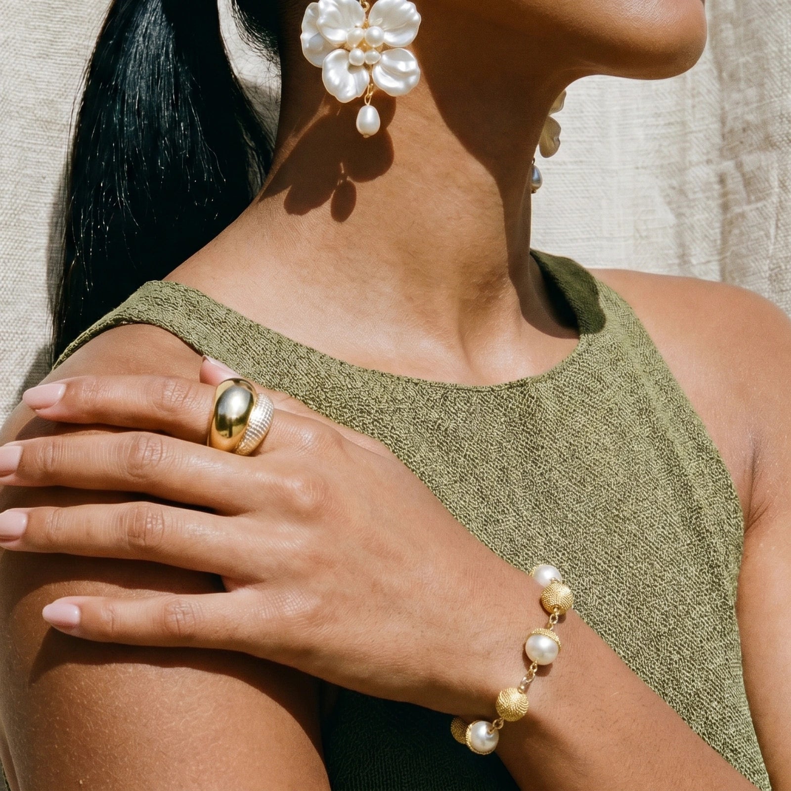 Golden Mesh Baroque Pearl Bracelet