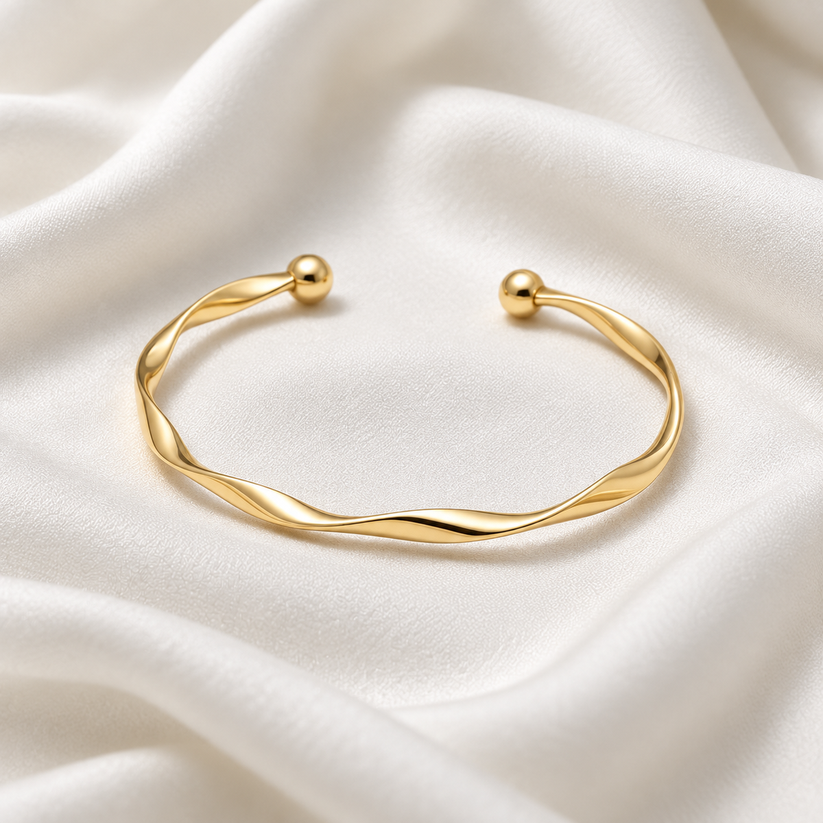 Minimalist Wave Cuff Bracelet – 18K Gold-Plated – alternate view 2