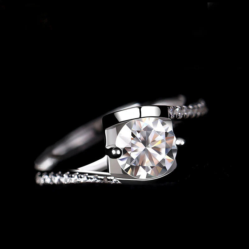 Round Brilliant Cut Cubic Zirconia Engagement Ring for Women in 925 Sterling Silver