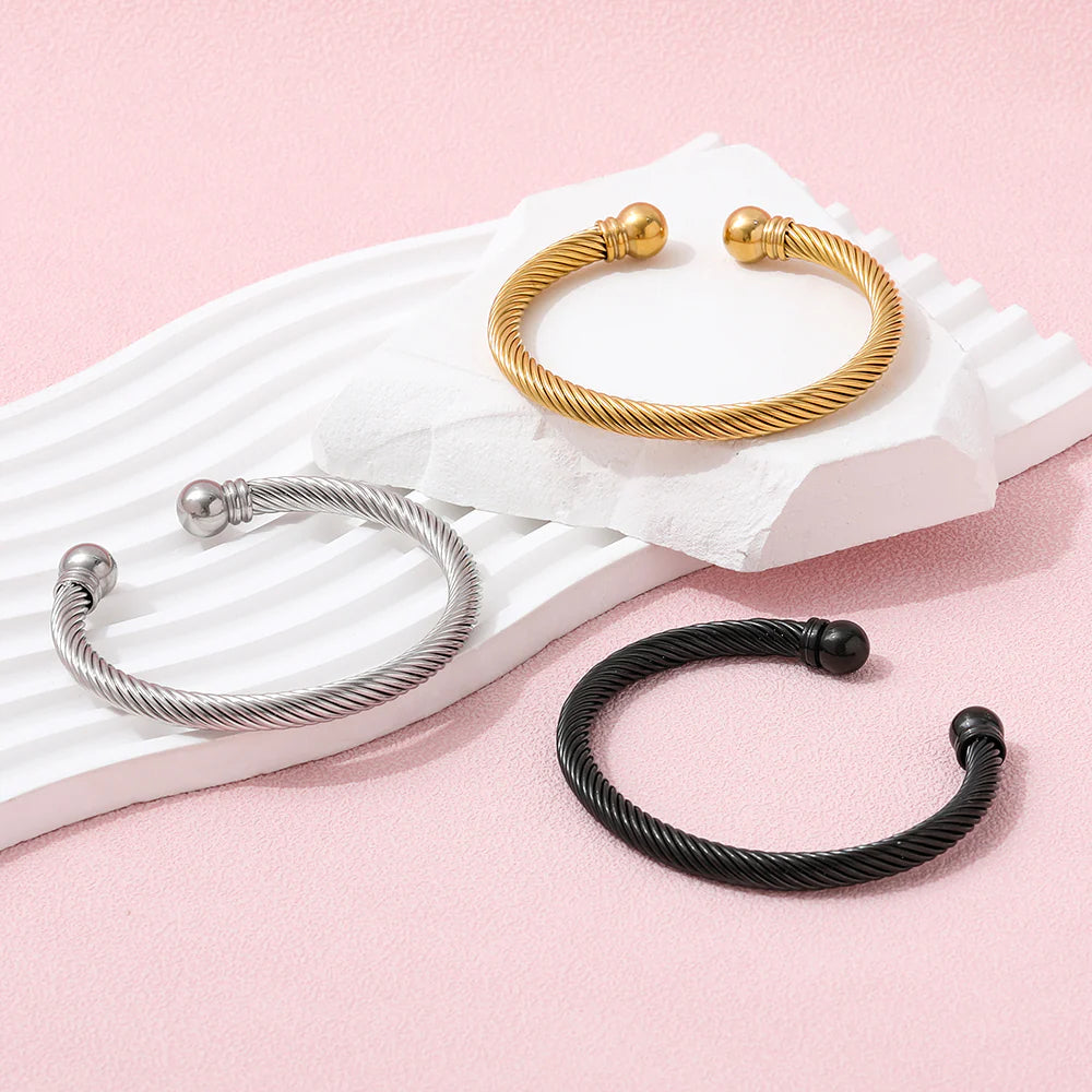 Cable Chain Open Cuff Bracelet – 18K Gold-Plated – alternate view 2