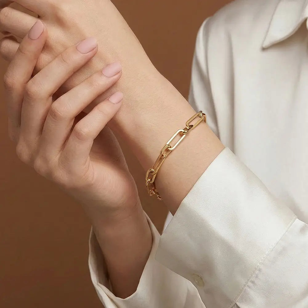 4Pcs Minimalist Gold-Plated Layered Bracelet Set Chunky Paperclip & Toggle Clasp Chain Bracelets for Women